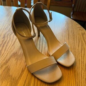 Brand New Solanz Nude Women's Heeled Sandals